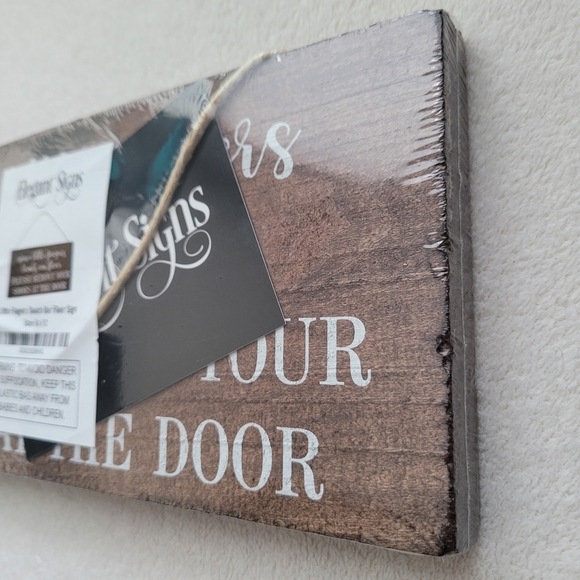 Wooden Sign 6x12 Little Fingers Touch Our Floor NWT remove shoes - Picture 5 of 14